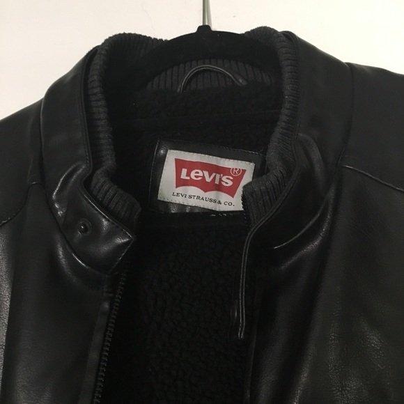 New Men’s Levi’s bomber jacket